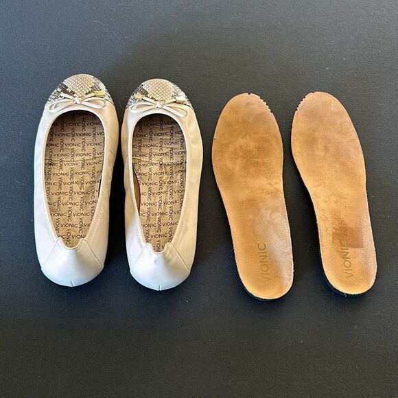 VIONIC Minna Cream Flats - Picture 8 of 12